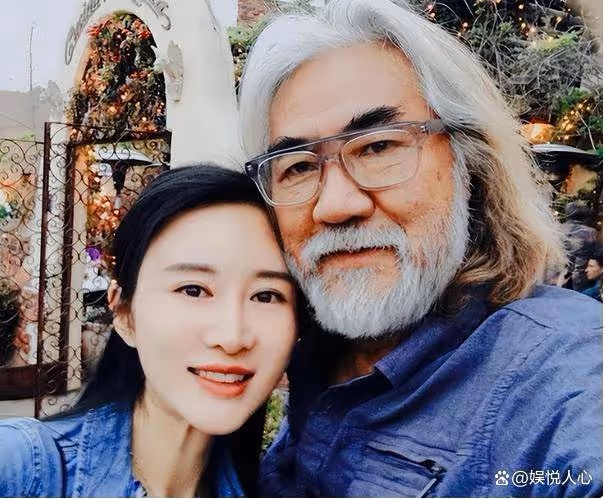 張紀中老婆凌晨3點想吃羊肉串!全家半夜飛新疆,把杜星霖寵上天