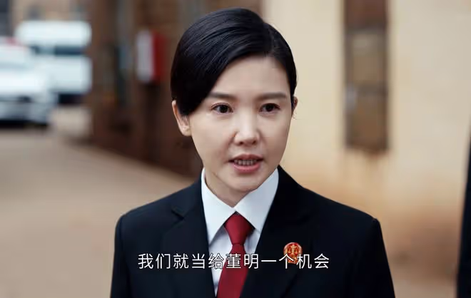 執行法官:楚雲淪為資本幫凶?被穆子風算計,陳啟倫出手對付方強