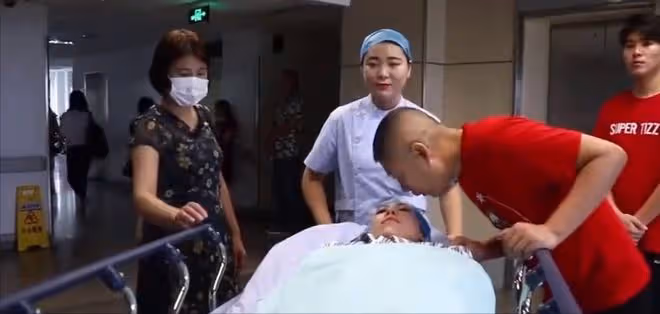 回顧:25歲少女患怪病,肚子一直變大,檢查後竟發現30厘米的腫瘤