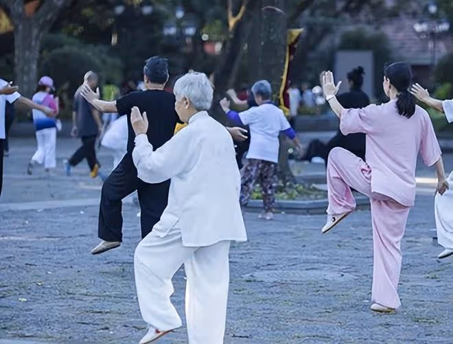 2010年大連一老人,在孫子結婚當天跳樓而亡,千字遺書揭背後隱情