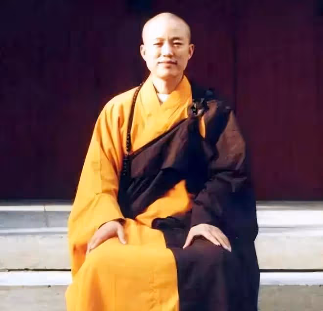 回顧北大碩士棄百萬年薪選擇出家,父母苦勸無果後,一起搬入寺廟