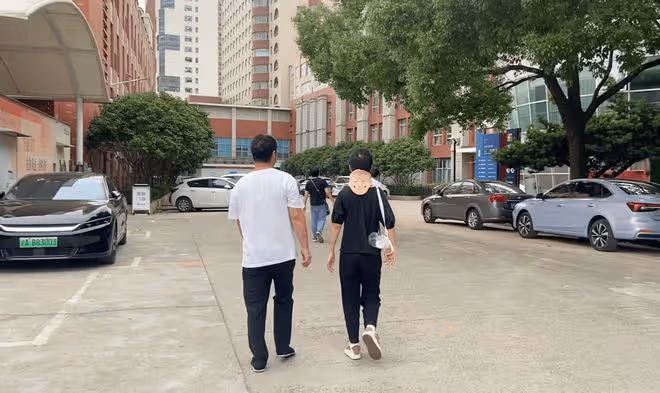 回顧:抑鬱症男子從5樓跳下,砸中25歲女子,遺體2個月無人認領