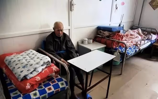 回顧他70歲,到女兒家養老,女婿連點12天外賣後醒悟是我不懂事了
