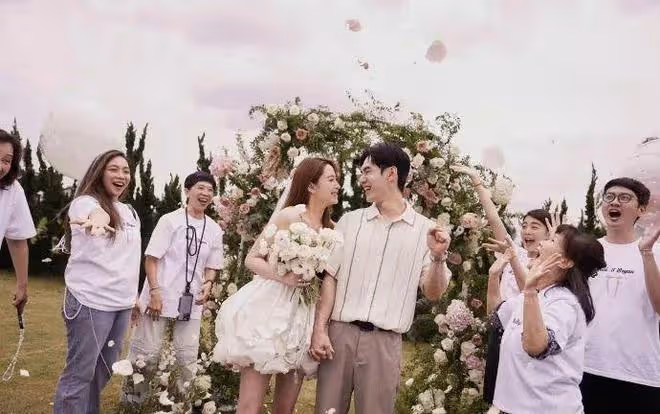 張書豪向歐陽妮妮求婚,交往5年獻上大鑽戒,卻和陳妍希外網曖昧