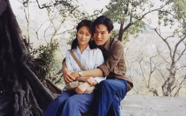 她31歲因《情滿珠江》爆紅,離婚後父親去世,如今60歲二婚很幸福