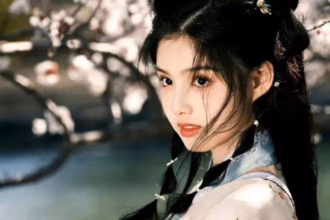 明明是配角,顏值與演技卻不輸給主角,這位16歲的美女演員出圈了