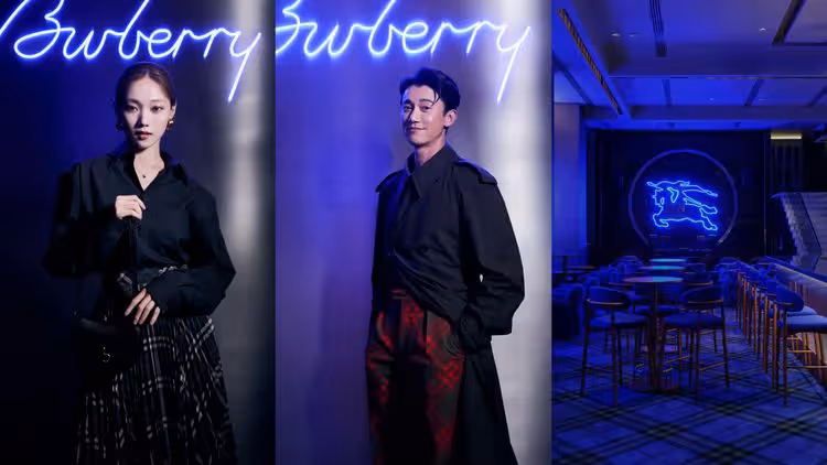 BURBERRY香港開起騎士酒吧　李聖經拎美包與吳慷仁來朝聖