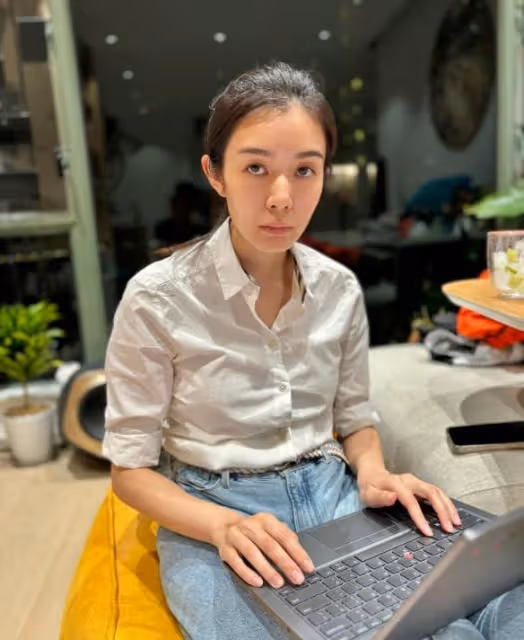 麥明詩結婚3個月,憔悴工作顯疲憊,婚姻和事業都抓在手裡的港姐