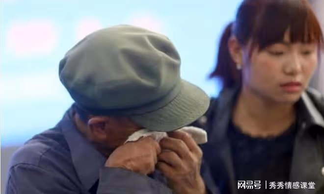 一女子花費百萬網購,父親無意打開快遞後,選擇大義滅親