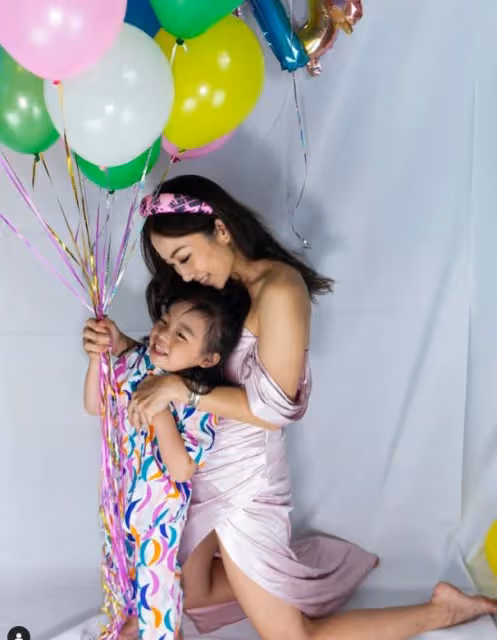 《極樂寶鑑》女星大曬近照，身材仍如少女！曾將兒子放洗衣機被批