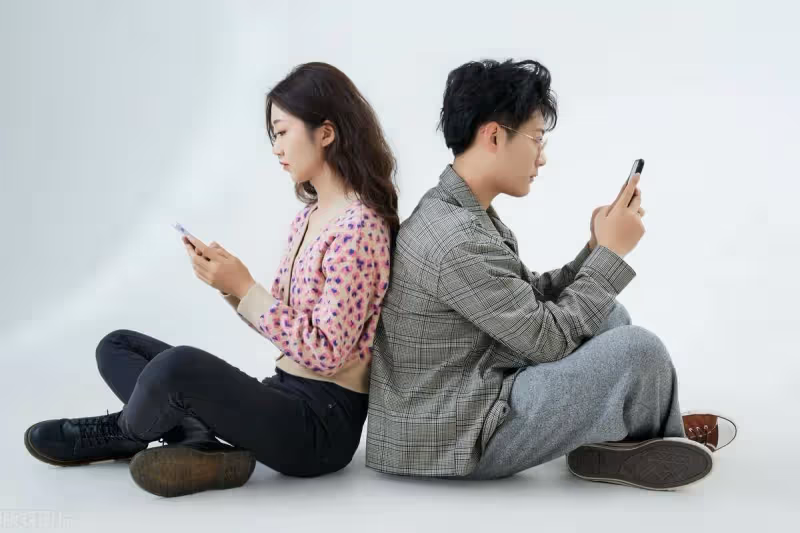 小姑失戀後「住我家2年」白吃白喝，一趕她老公就生氣！我氣到離家出走自己跑去住旅館，7天後回家拿換洗衣物「打開門愣住了」