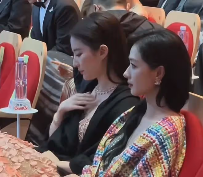 一下來了個雙響炮,有劉亦菲幫忙做嫁衣的萬茜這次贏麻了
