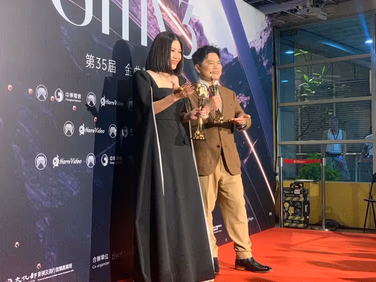 「律師歌手」蘇明淵打敗強敵奪台語歌王　「爸媽相繼住院」盼把得獎好運帶到