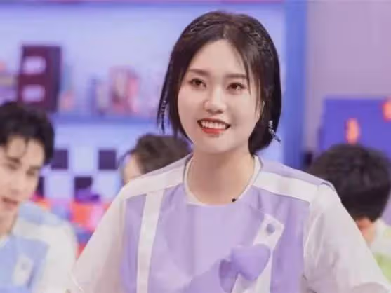 李雪琴被扒一乾二淨,為啥還沒塌房?難道主攻方向錯了