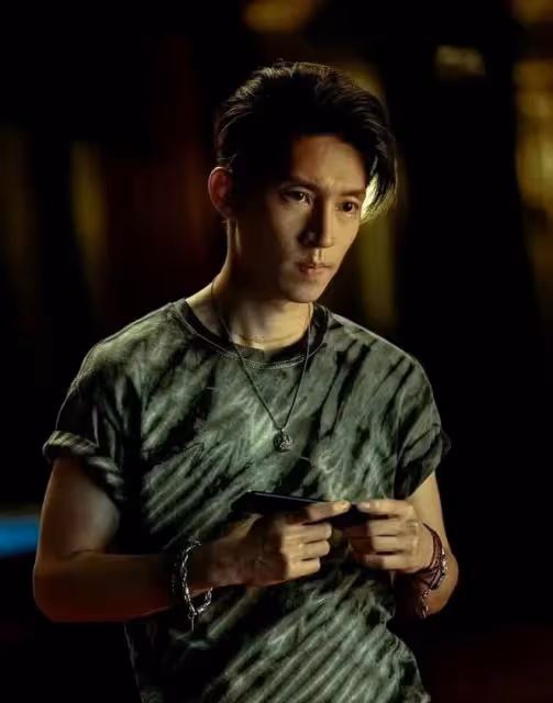 34歲知名男星翻車,懟粉絲語氣狂妄,曾合作金晨張藝興