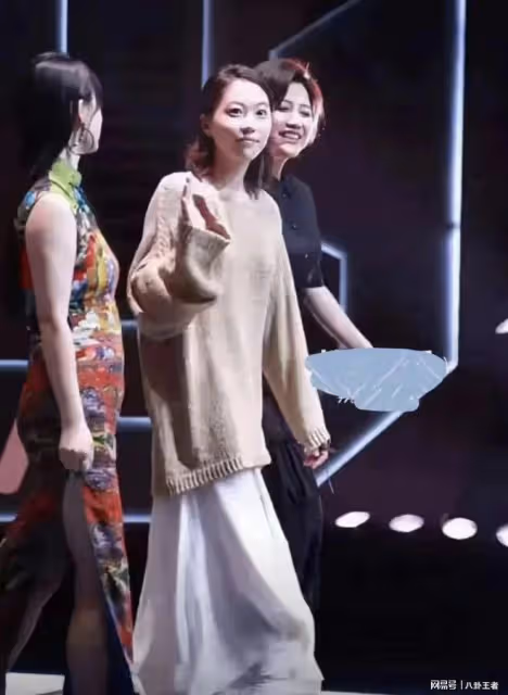 娛樂圈關係戶扎堆！竇靖童首演電視劇，近照神似王菲，演技被群嘲