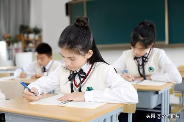 我有2個女兒，大女兒嫁有錢人「常故意向窮妹妹炫耀」！我生日到了，大女兒包2萬大紅包「小女兒卻只送2箱牛奶」結果一打開盒子我嚇壞衝去她家 # 原來最值得我驕傲的是小女兒～