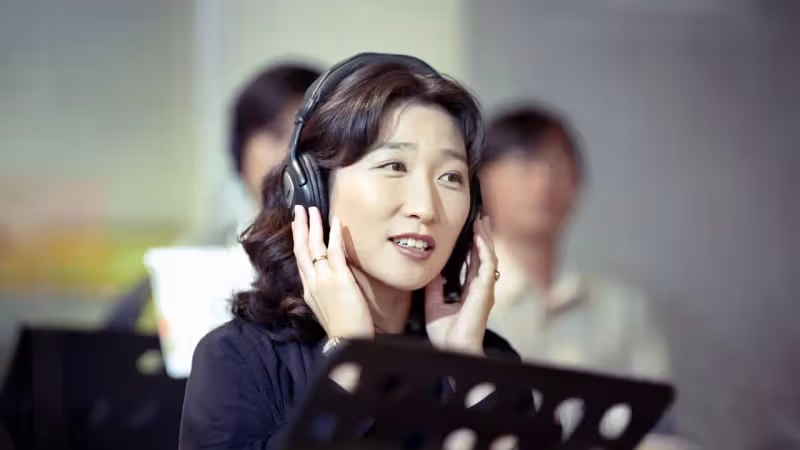 金曲35｜鄭華娟獲特別貢獻獎　萬芳獻唱夫婿緬懷：悲傷並思念她