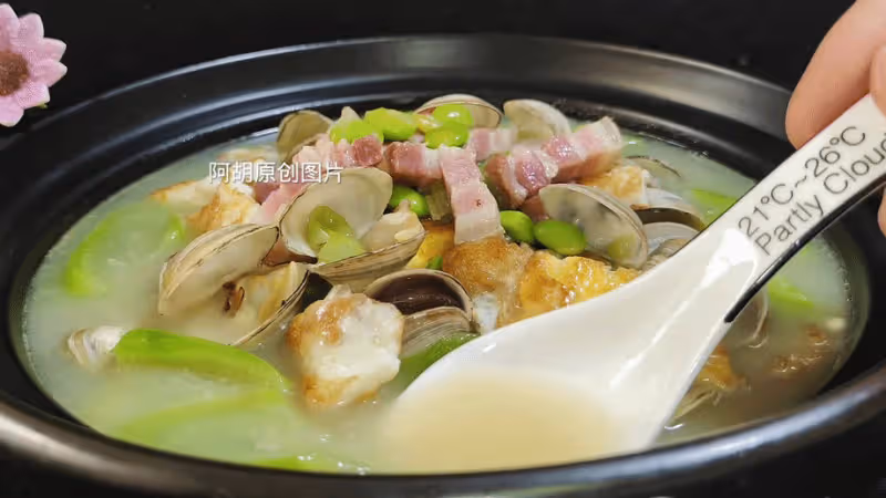 絲瓜和它絕配,吃不夠的「天下第一鮮」!咕嘟咕嘟一鍋燉,鮮的沒話說、超解饞