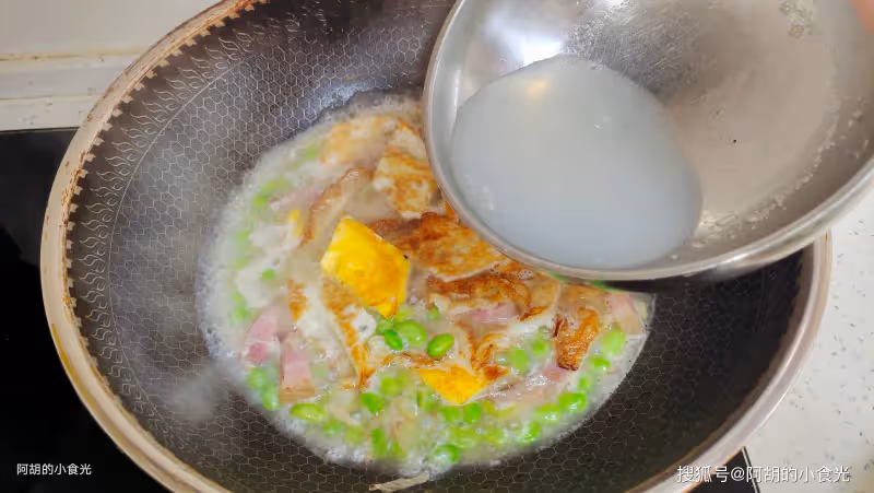 絲瓜和它絕配,吃不夠的「天下第一鮮」!咕嘟咕嘟一鍋燉,鮮的沒話說、超解饞