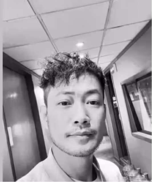 TVB前知名男星突曬「黑白照」嚇壞網友,曾因出軌緋聞而自曝已離婚多年