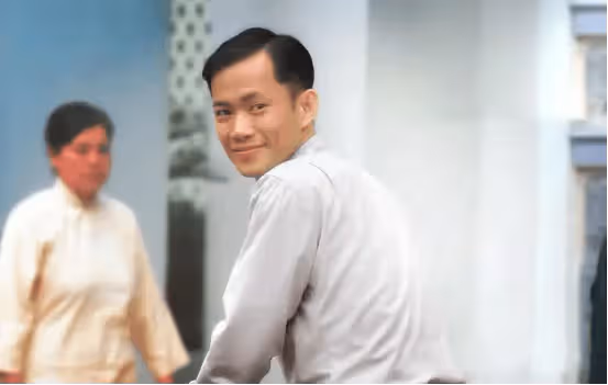 TVB前知名男星突曬「黑白照」嚇壞網友,曾因出軌緋聞而自曝已離婚多年