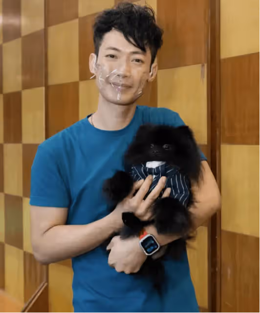 TVB前知名男星突曬「黑白照」嚇壞網友,曾因出軌緋聞而自曝已離婚多年
