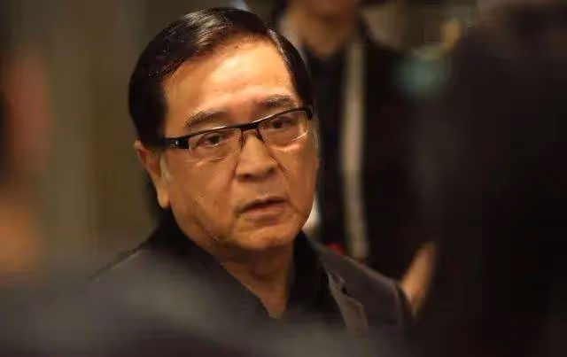 TVB老戲骨79歲生日不言退休,與前妻離婚為拿到子女撫養權放棄家產