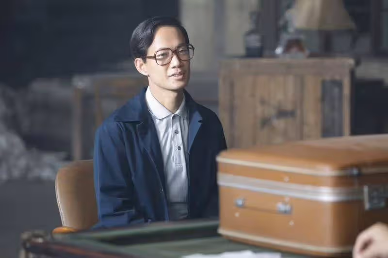 突曬黑白照!TVB前小生敖嘉年近況惹人憂,秘密離婚後被曝新戀情