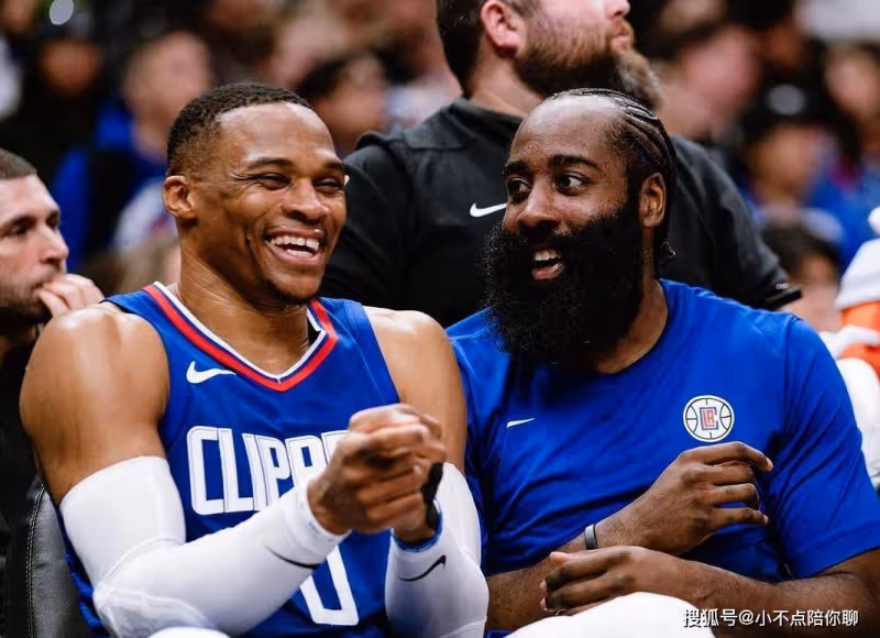1年400萬美元,被迫重返快船!NBA退步最快球星,你已經很難奪冠