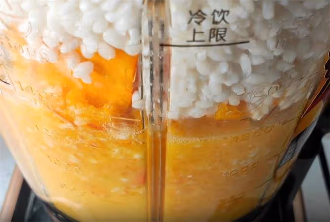 一碗大米,半個南瓜,手不沾面,簡單一做,3歲孩子一頓吃6個