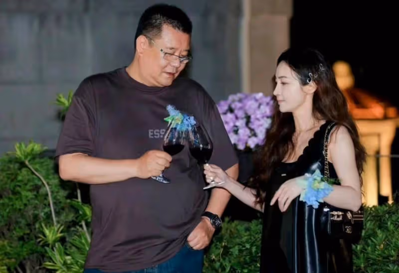 42歲姚笛罕見參加活動,狀態真的很絕,自曝有3年沒有化妝