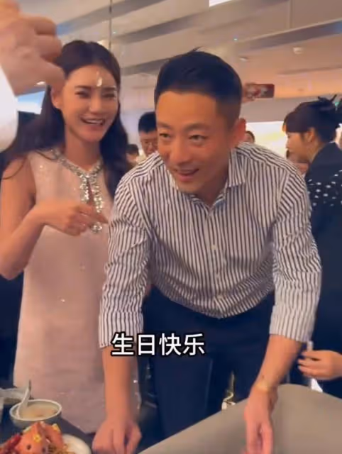 汪小菲43歲生日,妻子小梅互抹蛋糕,願望是希望早生貴子