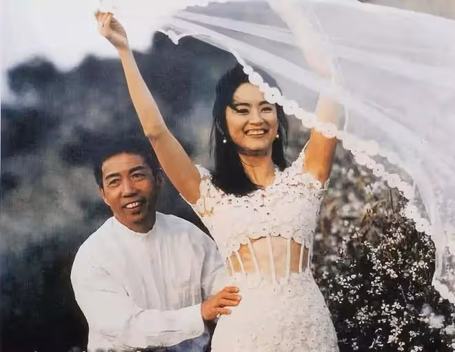 70歲林青霞女神變大媽，身材走形被群嘲，網友們別太苛刻了！