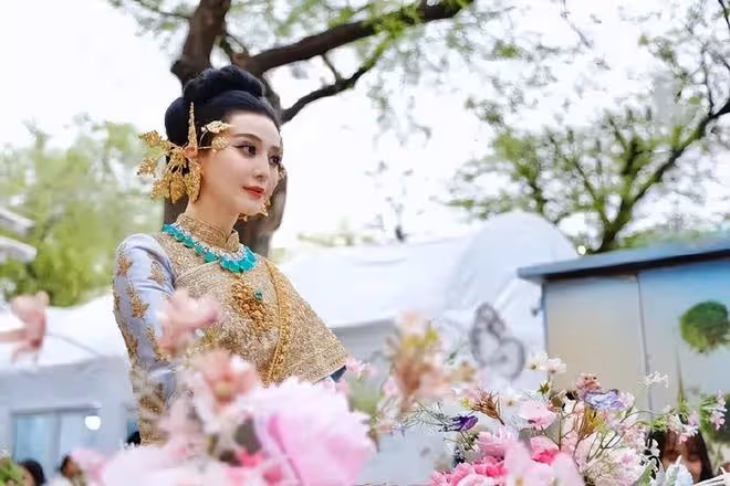 范冰冰捲土重來！閃耀巴黎大秀艷壓群芳，紅毯女王高調回歸了嗎？