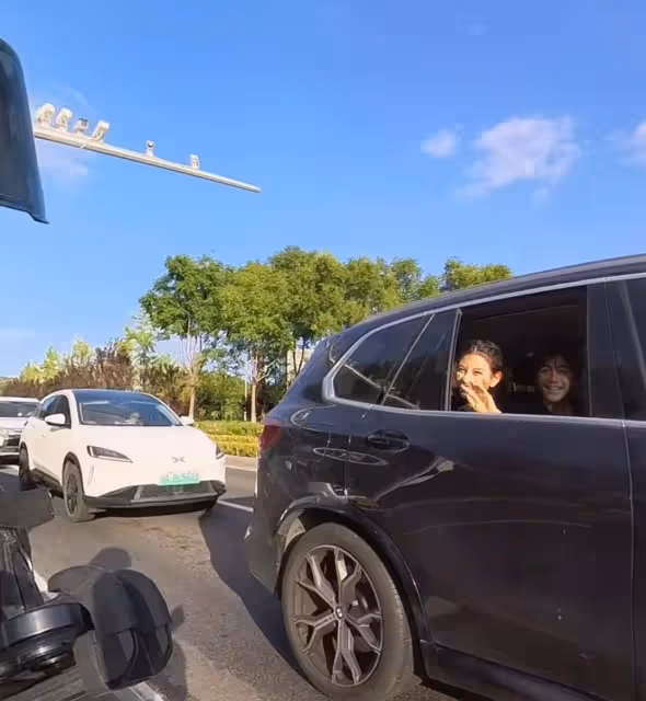 劉燁一雙兒女路上被偶遇,諾一社交牛逼症,霓娜變化好大
