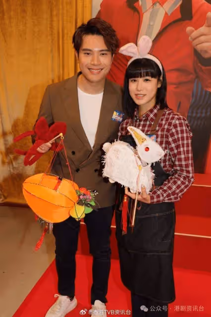 24歲TVB小花拍新片頭坐穩C位!事業愛情得意傳戀富二代