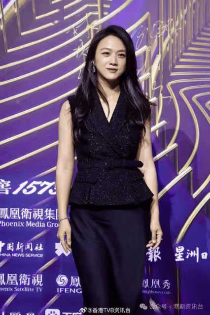 湯唯全黑晚裝亮相頒獎禮!林青霞徐克搞笑互窒