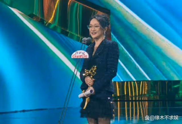 白玉蘭完整獎項出爐!周迅拿獎唐嫣卻落選,網友:不給年輕人機會