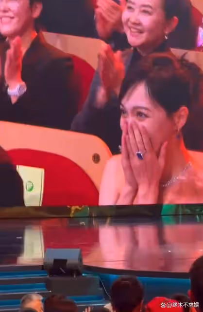 白玉蘭完整獎項出爐!周迅拿獎唐嫣卻落選,網友:不給年輕人機會