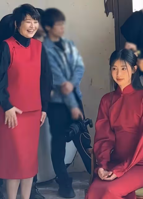 馮小剛女兒曬母女合照,徐朵首度回應隨媽媽姓,坦言徐帆不是虎媽