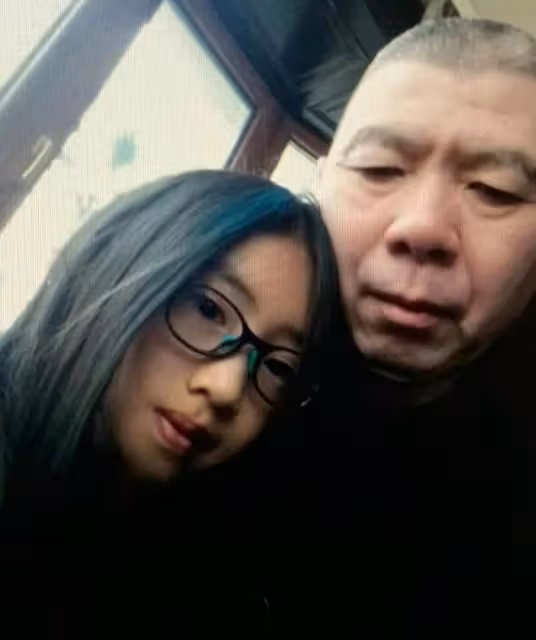馮小剛女兒曬母女合照,徐朵首度回應隨媽媽姓,坦言徐帆不是虎媽