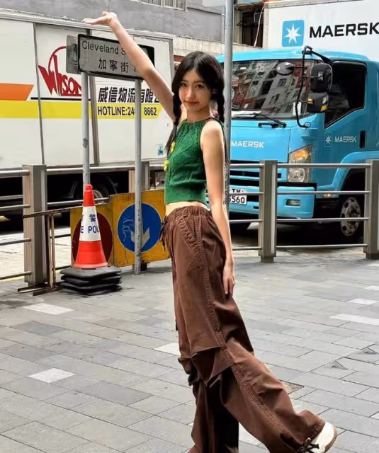 馮小剛女兒曬母女合照,徐朵首度回應隨媽媽姓,坦言徐帆不是虎媽