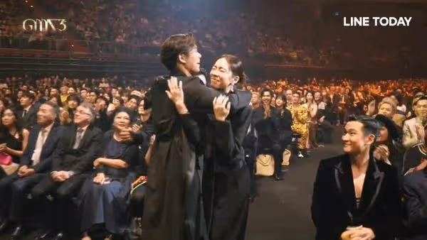 金曲獎/告五人紅6年「首度拿獎」!掏出小抄鞠躬 真實反應全被拍