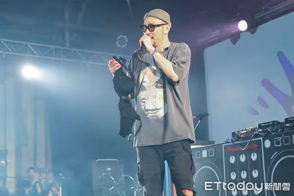 Mc Hotdog熱狗奪歌王嗨聞「粉絲內衣」 罕見曝光婚禮進度!