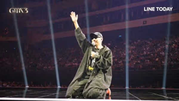 金曲獎/MC HotDog下跪「再給我一次機會」!直接下台重來 尷尬畫面全播