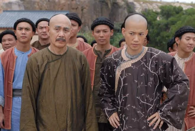 前TVB小生突然曬黑白照惹關注,網友擔心其情緒出問題,曾有一段婚姻