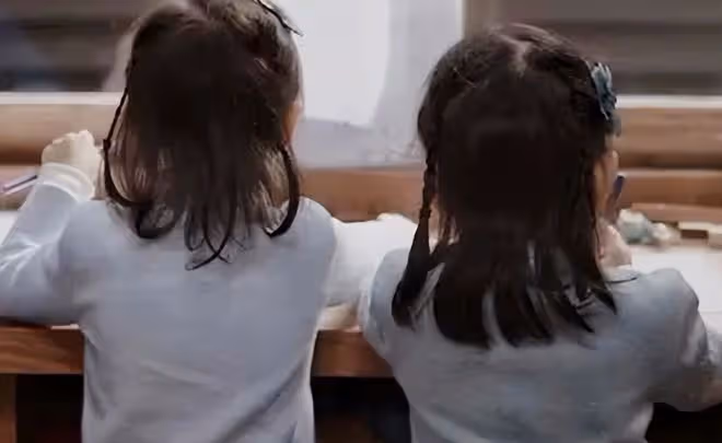 17年杭州女子見到去世30年的「妹妹」,鬧到醫院後,醫生:不可能
