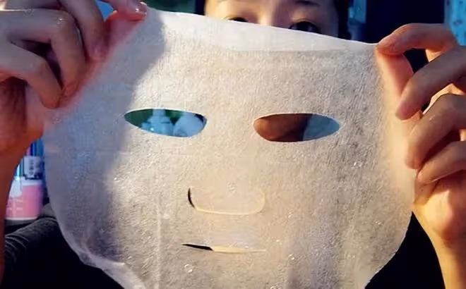 女子割雙眼皮失敗,無理取鬧要槍斃醫生,網友看過照片後:斃了