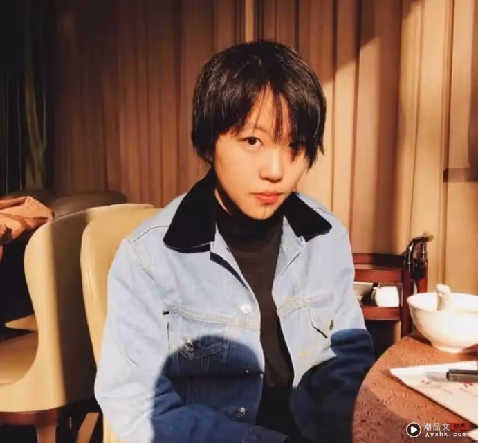 王菲27歲女兒留長發拍戲!少女感十足